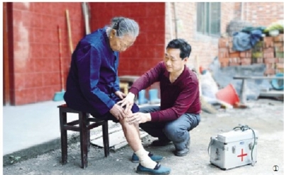 “為鄉(xiāng)親們服務一輩子”